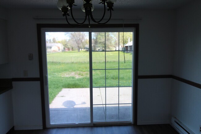 Building Photo - 4831 Darwin Pl