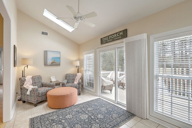 Building Photo - FULLY FURNISHED Mount Pleasant Home! 6 mon...