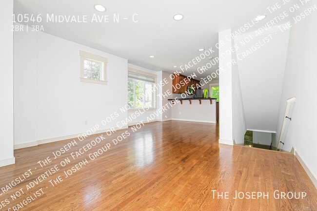 Building Photo - 10546 Midvale Ave N