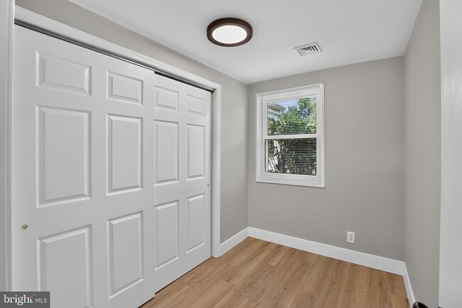 Building Photo - 1539 Reservoir Ave