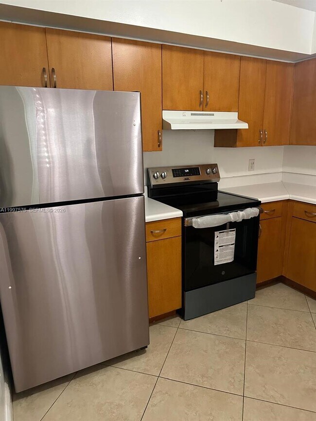 Building Photo - 4808 N State Rd 7