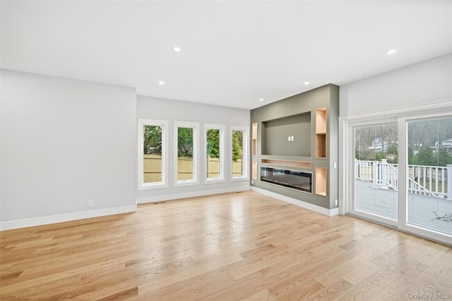 Building Photo - 67 Paulding Ln