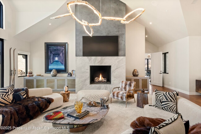 Building Photo - 75 McLain Ct