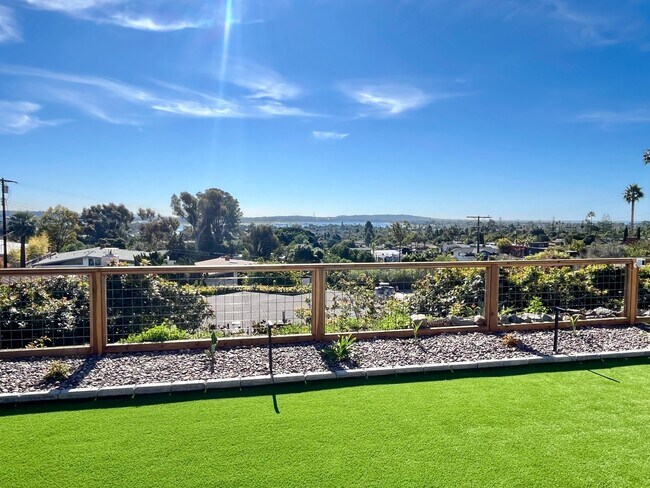 Building Photo - 2503 Aster St