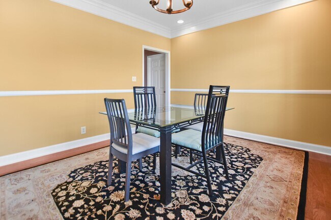 Building Photo - Pet Friendly Four Bedroom with Bonus!