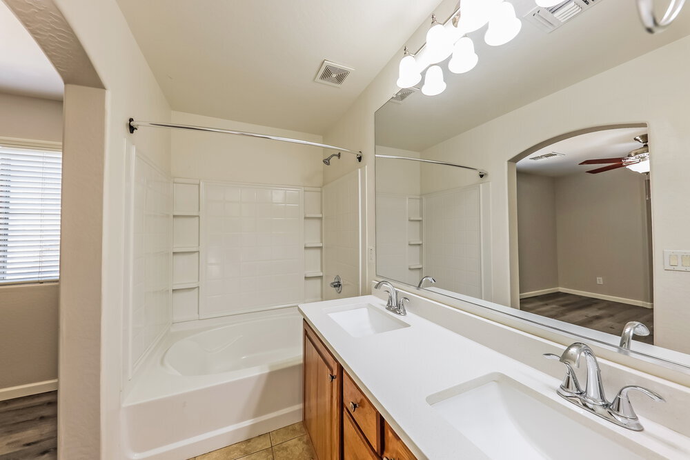 Building Photo - 14210 W Country Gables Dr