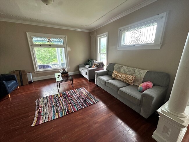 Building Photo - 19 Edwards St