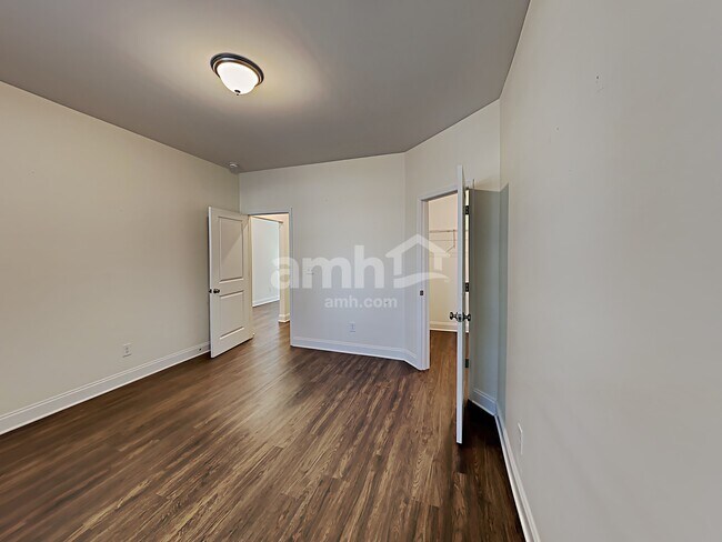 Building Photo - 145 Lindridge Dr