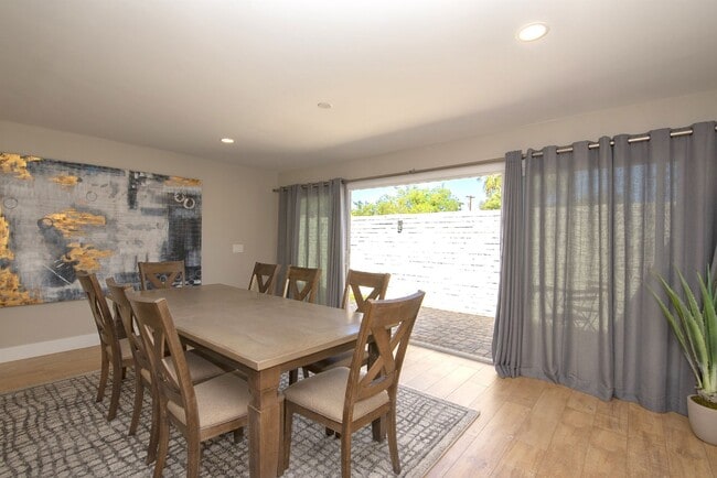 Building Photo - 7842 E MacKenzie Dr