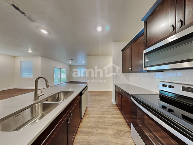 Building Photo - 5030 W White Ash Ct