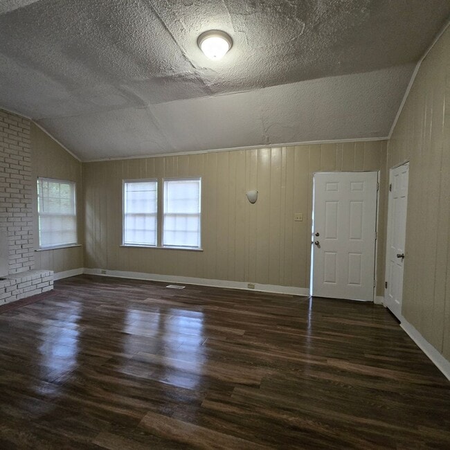 Building Photo - 151 Clower Rd
