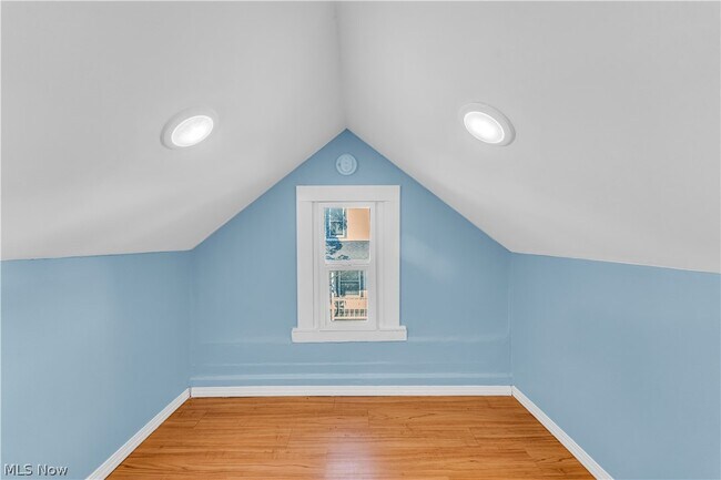 Building Photo - 3900 W 33rd St