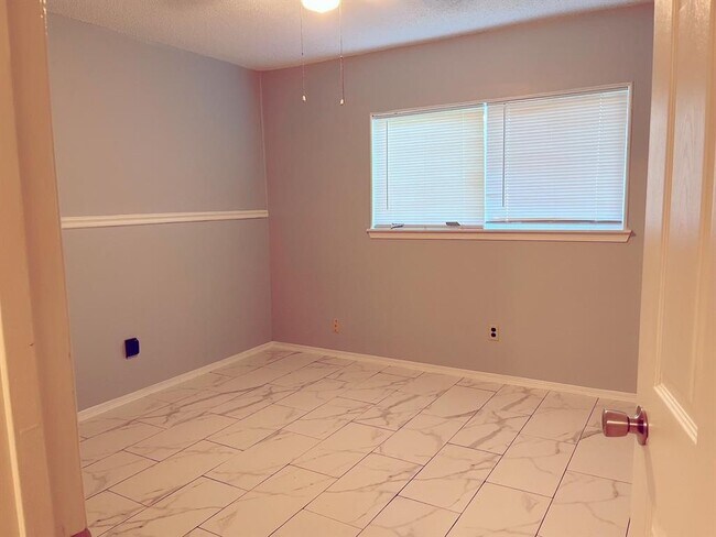 Building Photo - 3915 Addicks Clodine Rd