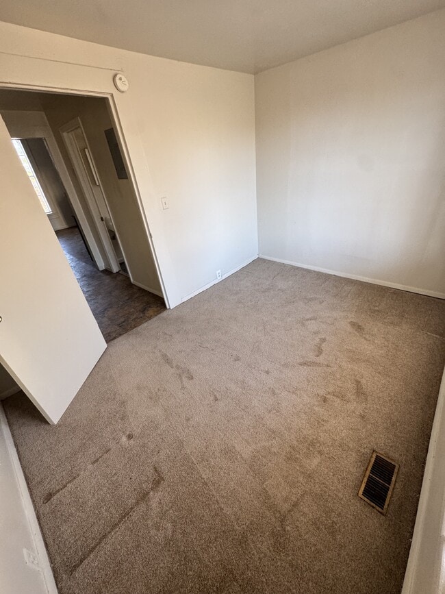 Building Photo - 3900 38th Ave N