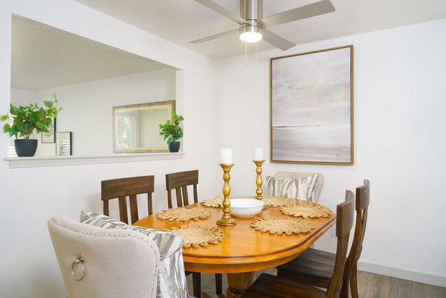 Building Photo - Lilac Retreat - Unit C