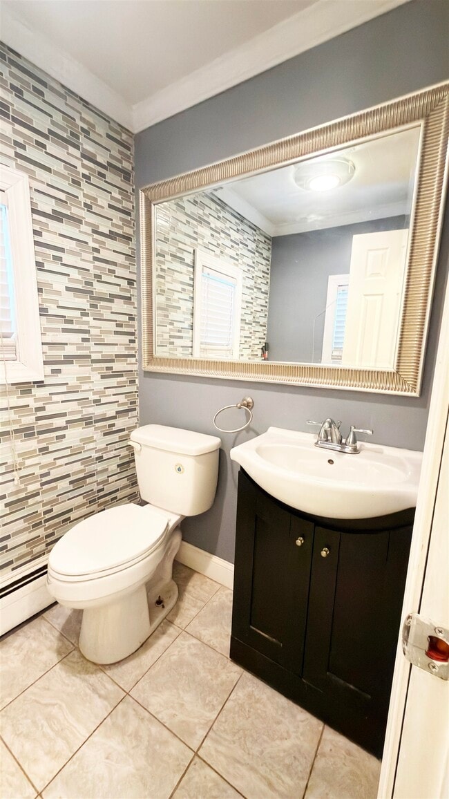 Building Photo - 6013 Buchanan Pl