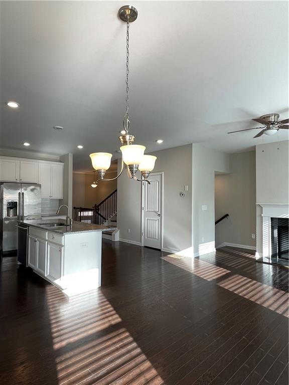 Building Photo - 581 Sunset Park Dr