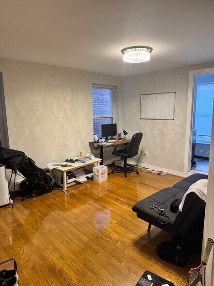 Building Photo - 28 Fleet St