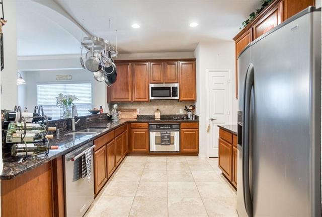 Building Photo - 11550 Henderson Dr