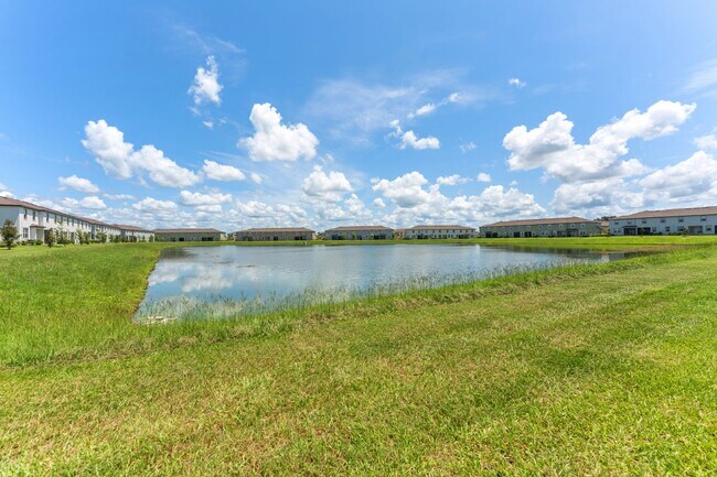 Building Photo - Stunning Large Mirada Townhome; 3 BR + LOFT / 2.5 BA/ 2 Car Garage-2300+ SF!