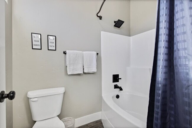 Building Photo - 5847 Pinery Cyn Ave N