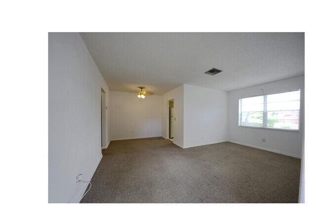 Building Photo - 625 N M St
