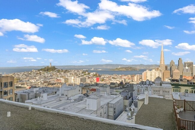 Building Photo - 1250 Clay St