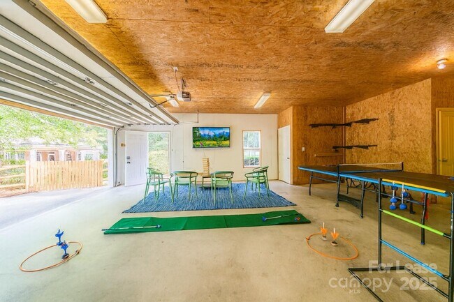 Building Photo - 3115 High Ridge Rd