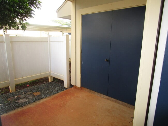 Building Photo - 95-976-976 Ukuwai St