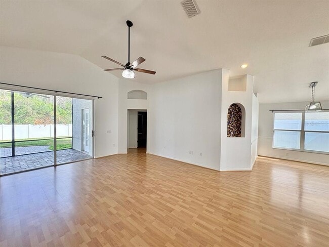 Building Photo - 30643 Tremont Dr