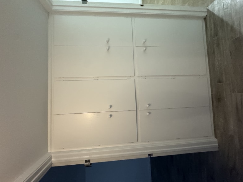 Building Photo - 5904 Daggett Ave