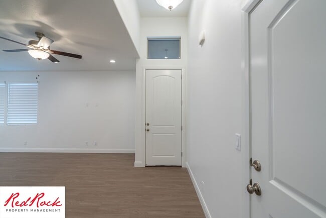 Building Photo - St. George 3 Bedroom Single-Level Home–$30...