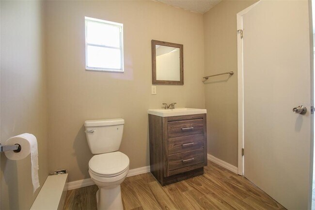 Building Photo - 4504 Holder Ct