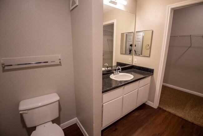 Building Photo - 2320 Gracy Farms Ln