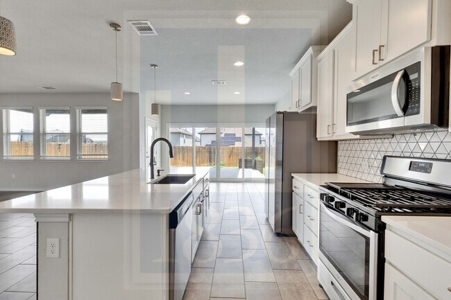 Building Photo - 7604 Vidrine St