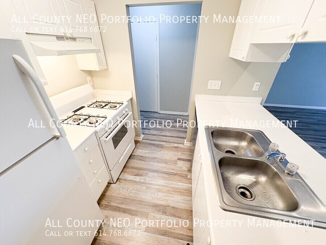 Building Photo - 6755 Axtel Dr