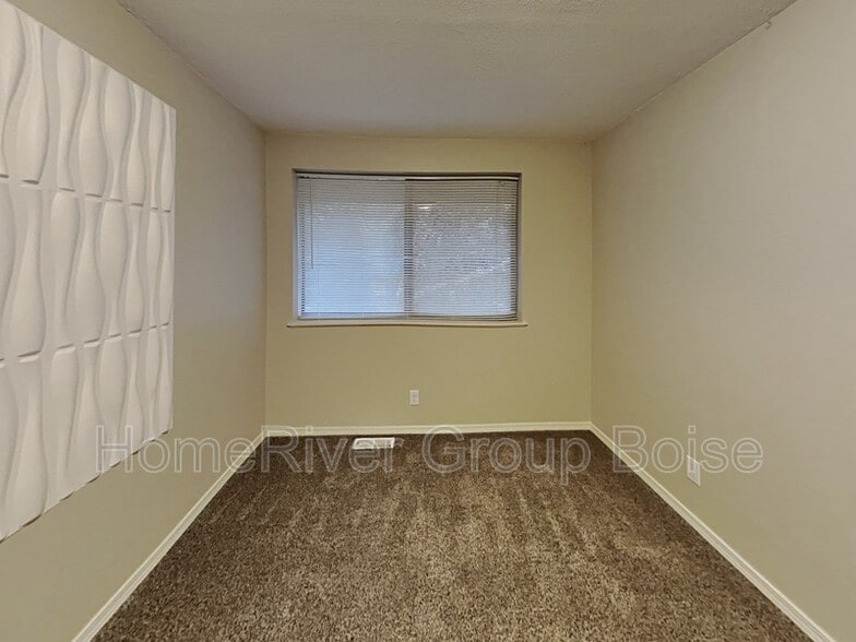 Building Photo - 3687 S Gekeler Ln
