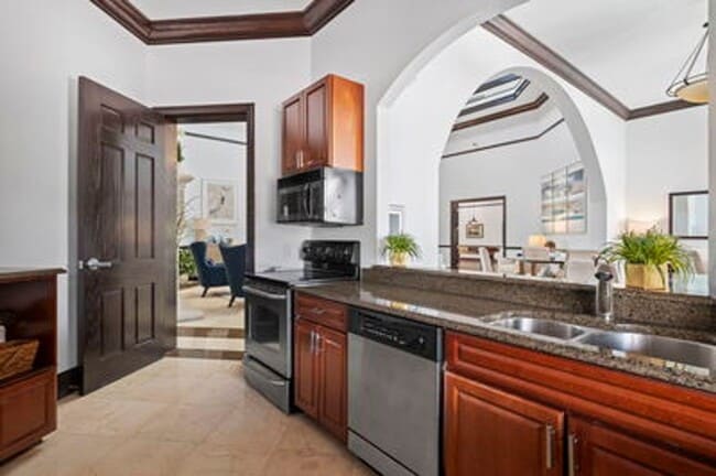 Building Photo - ANNUAL RENTAL - POSITANO PLACE-1 BED/1 BATH WITH LAKE VIEW AND NEW APPLIANCES!