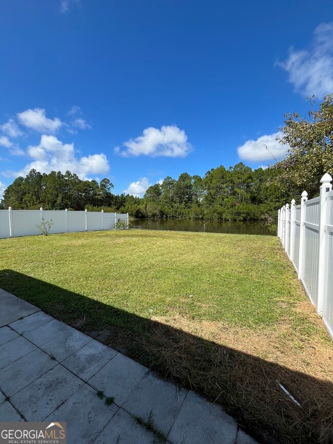 Building Photo - 207 Royal Palms Ave