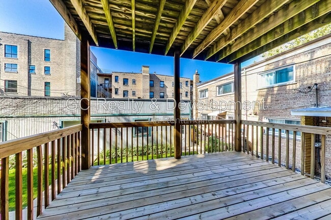 Building Photo - 4610 N Ashland Ave