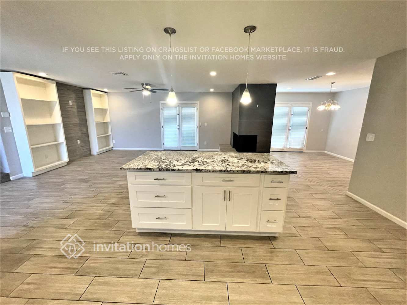 Building Photo - 943 E Manhatton Dr