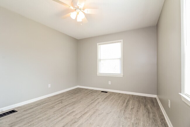 Building Photo - Charming Home in Spartanburg!