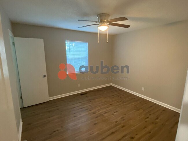 Building Photo - Nicely updated 3 bed 1.5 bath home in Hixson