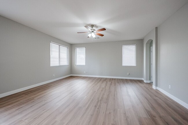 Building Photo - COMING SOON! Location! Fully remodelled 4B...