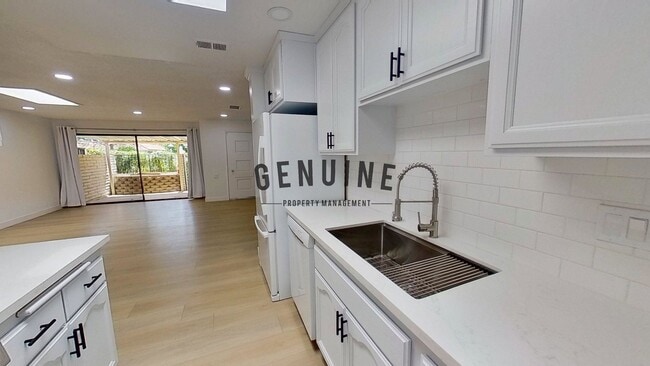 Building Photo - Charming 3Bd 2Ba Condo in 55+ Community