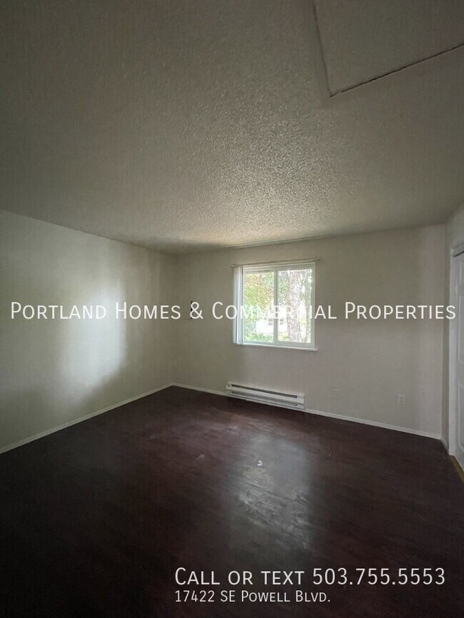 Building Photo - 17422 SE Powell Blvd