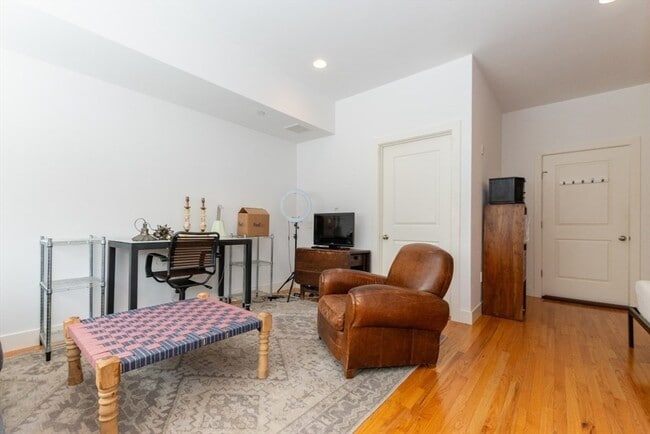 Building Photo - 769 Heath St