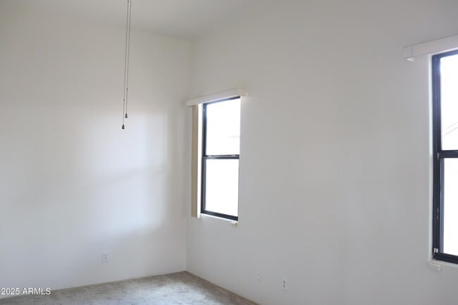 Building Photo - 984 Marchbanks Dr