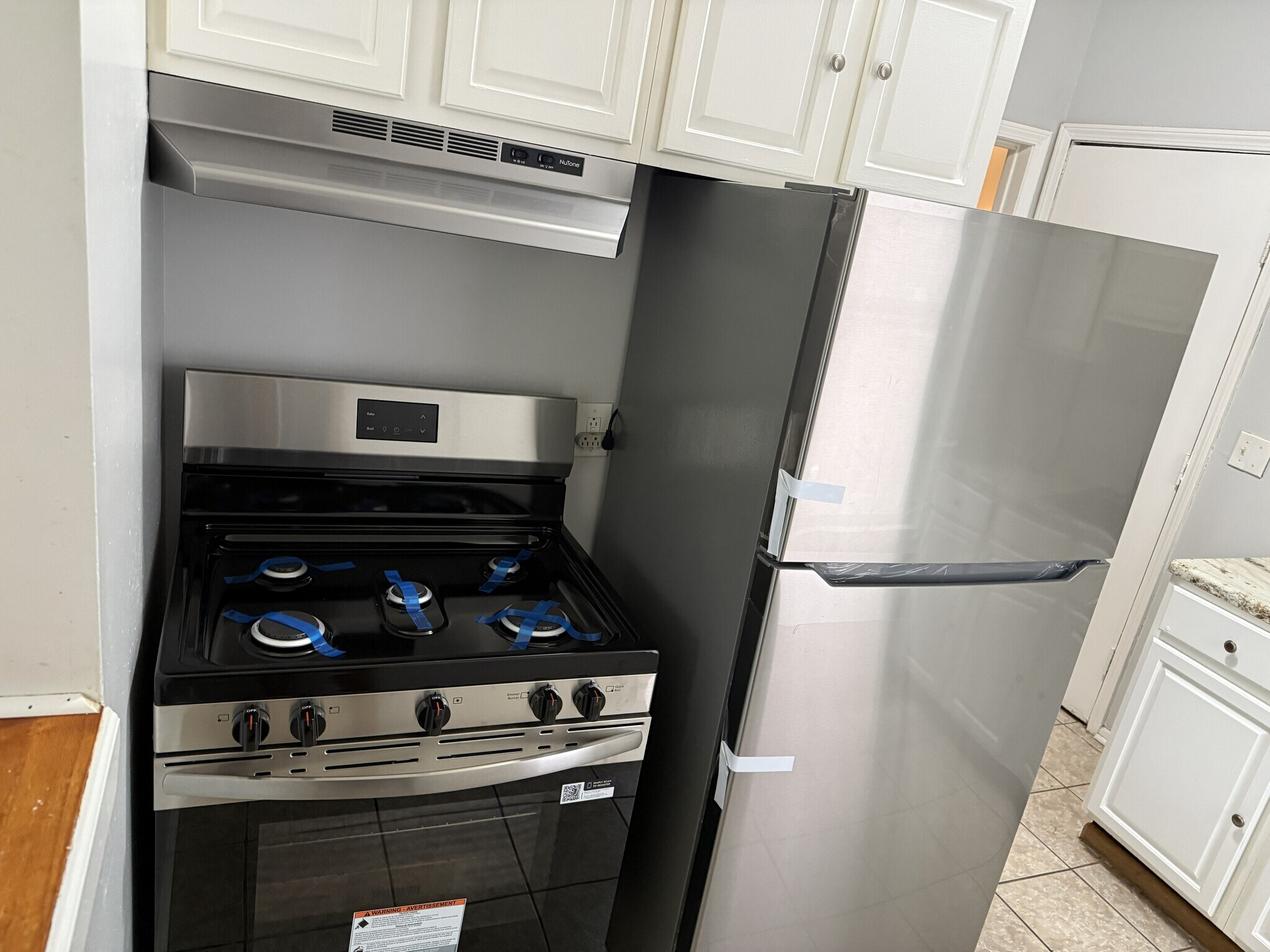 New appliances - 652 Clarissa St