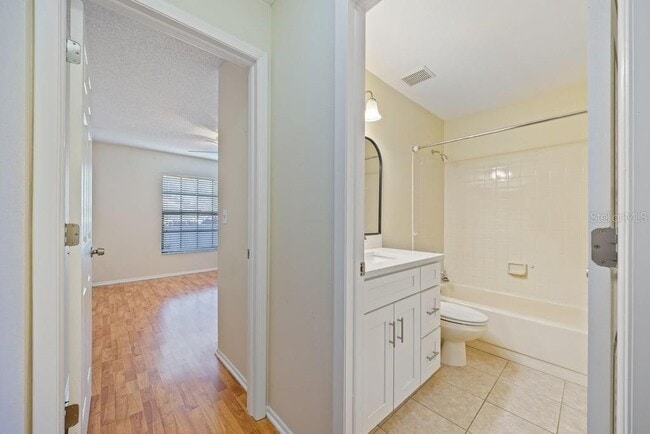 Building Photo - 4071 Shoreside Cir